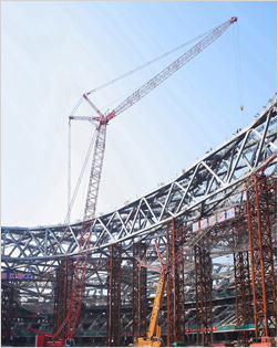 QUY250, 250Ton Crawler Crane at China Olympic Gym in Beijjing, 2007.